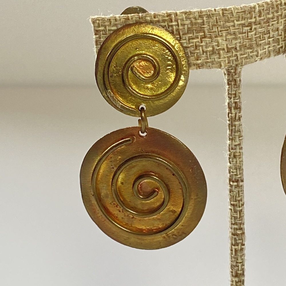 Large Artisan Articulated Dangling Round Copper Brass Disk Swirl Clip On Earring - Picture 5 of 10